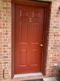 Building Photo - 2 BEDROOM 2.5 BATH TOWNHOME