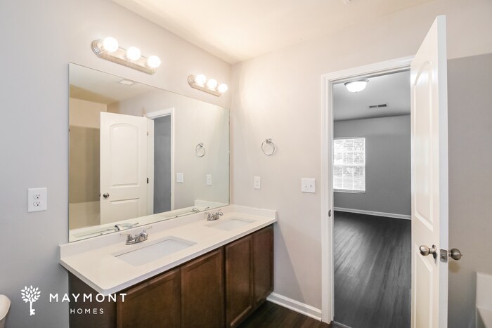 Building Photo - 1535 Hydrangea Ln