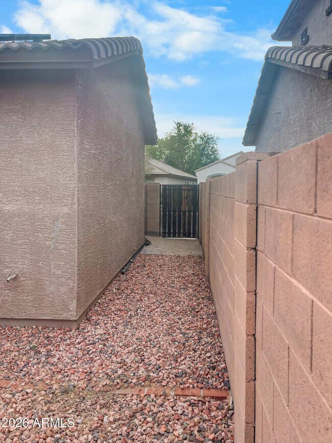Building Photo - 17727 N 89th Dr