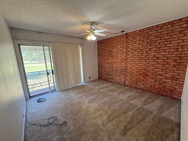 Building Photo - 2 Story Townhome on Golf Course