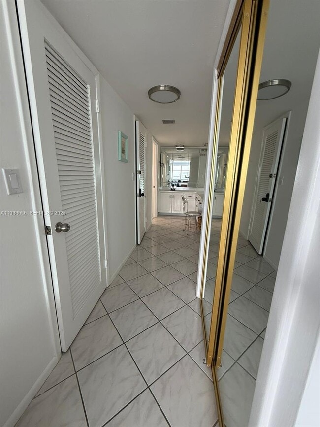 Building Photo - 6039 Collins Ave