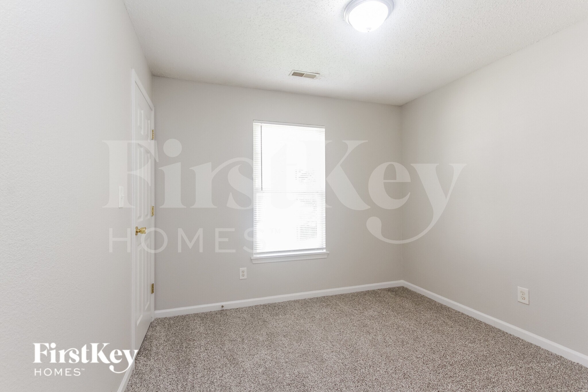 Building Photo - 1673 Blue Lake Dr