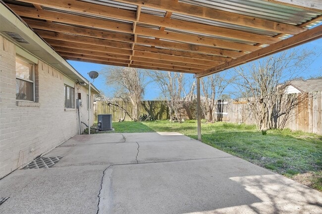 Building Photo - 4627 Hickorygate Dr