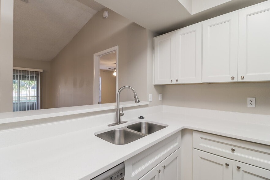 Building Photo - 4453 Tomlinson Cir