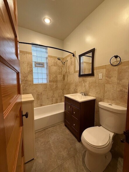 Building Photo - 4111 W Cullerton St