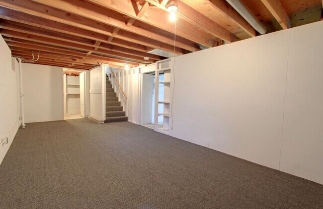 Building Photo - 109 Strese Ln