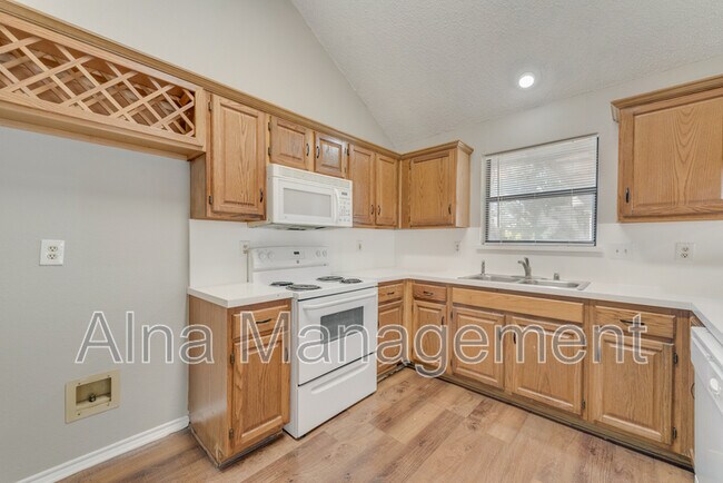 Building Photo - 8701 Pheasant Run Dr