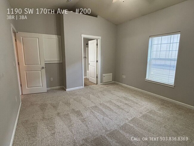 Building Photo - 1190 SW 170th Ave