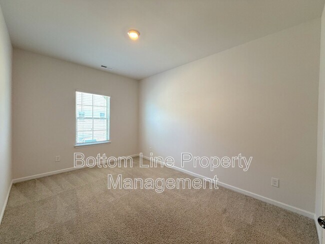 Building Photo - 3409 Glenn Hope Wy