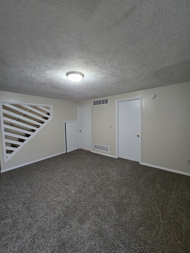 Building Photo - 3824 W Elm St