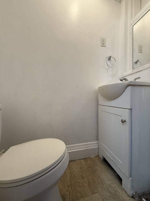 Building Photo - 19 N Lake Ave