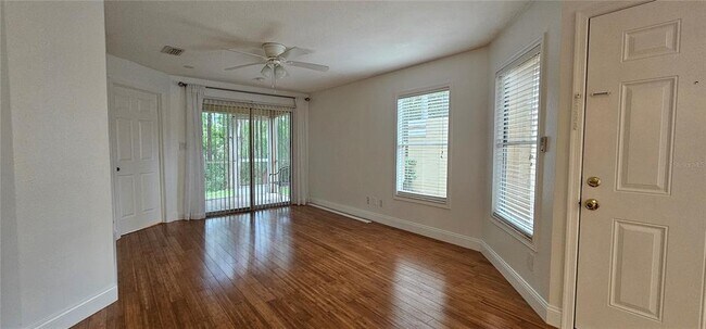 Building Photo - 8821 Coral Palms Ct