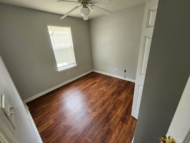 Building Photo - 5572 Pleasant Pines Ct