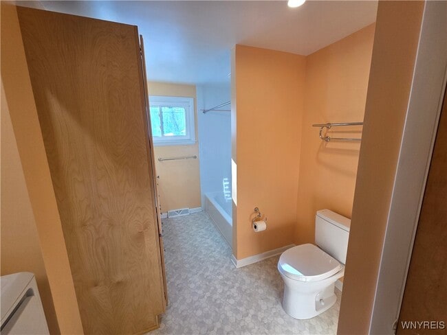 Building Photo - 39 Lennox Ave