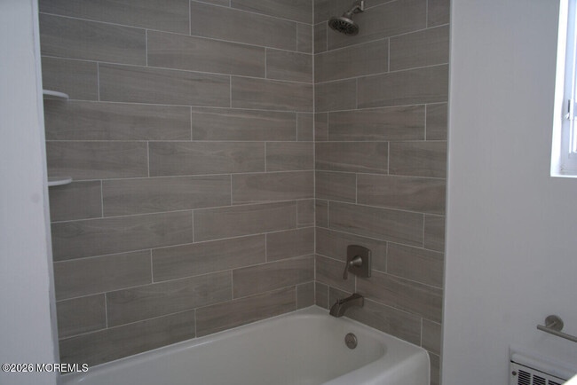 Building Photo - 142 South St