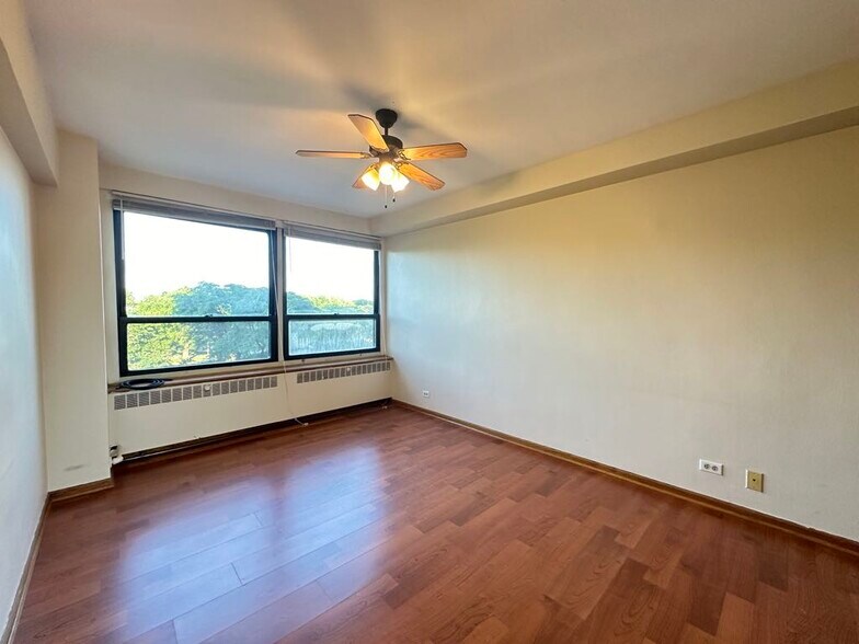 Building Photo - 4180 N Marine Dr