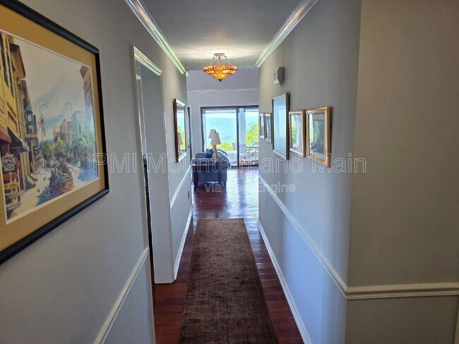 Building Photo - 1403 Fleetwood Plaza