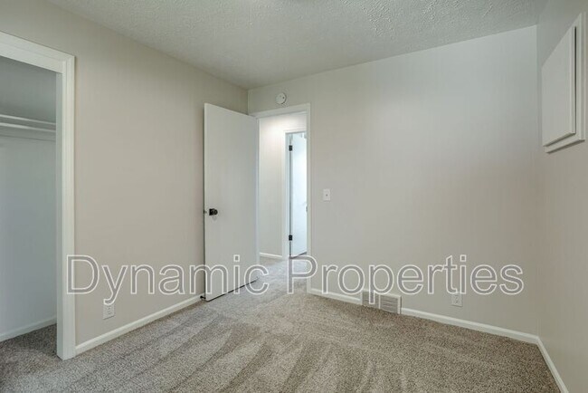 Building Photo - 15342 Sarpy Cir