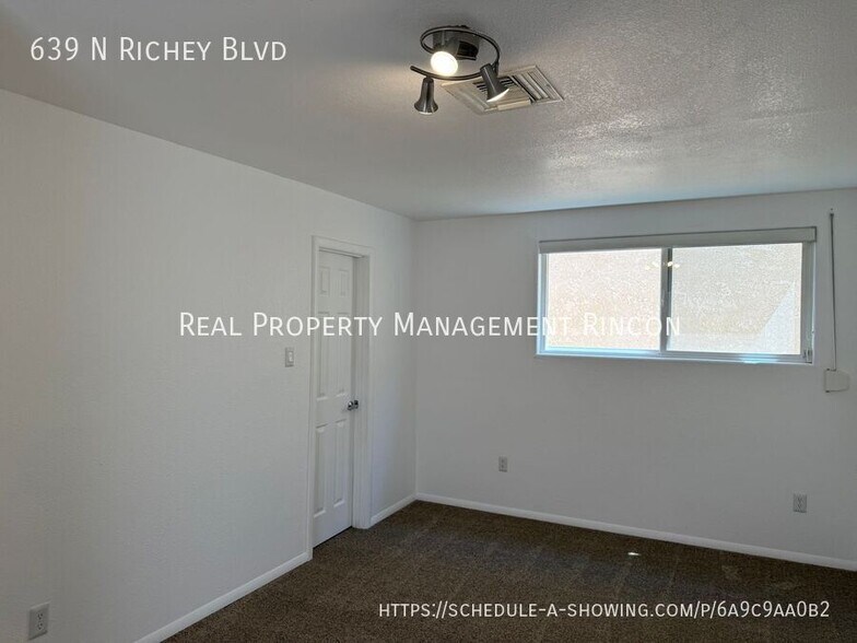 Building Photo - 639 N Richey Blvd