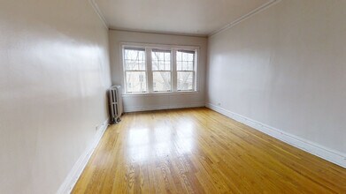 Building Photo - 822 Reba-R1-2S