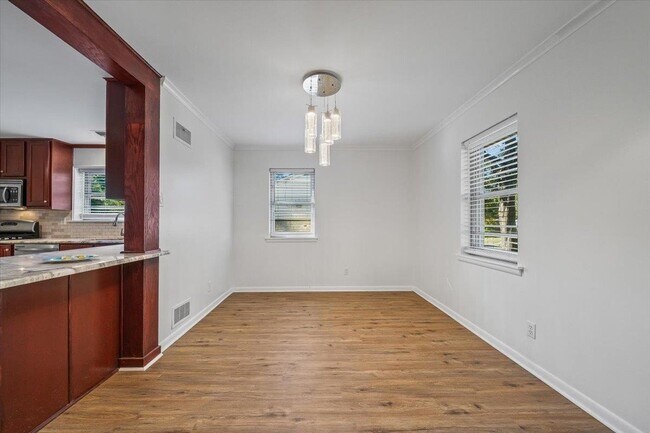 Building Photo - 1554 Estate Dr