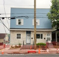 Building Photo - 450 Main St