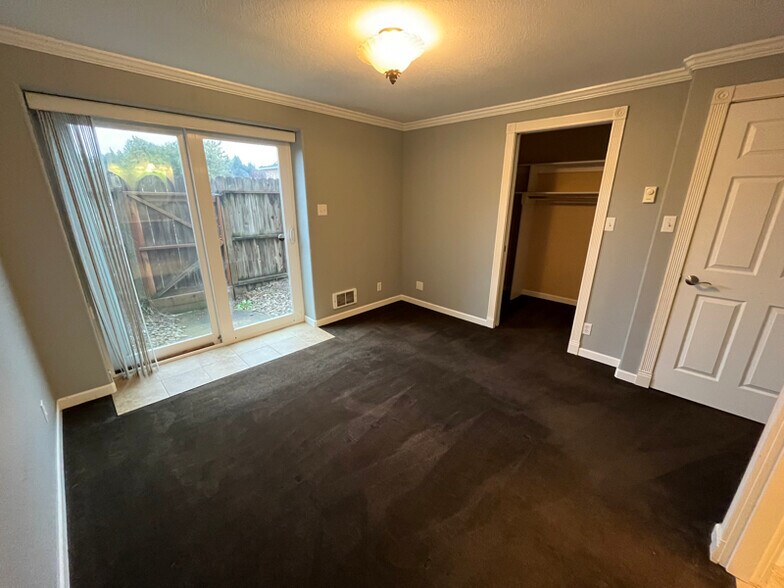 Building Photo - 405 S 8th St