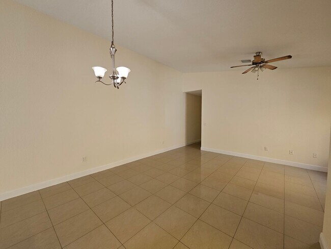 Building Photo - 3/2 Townhouse in East Fort Lauderdale
