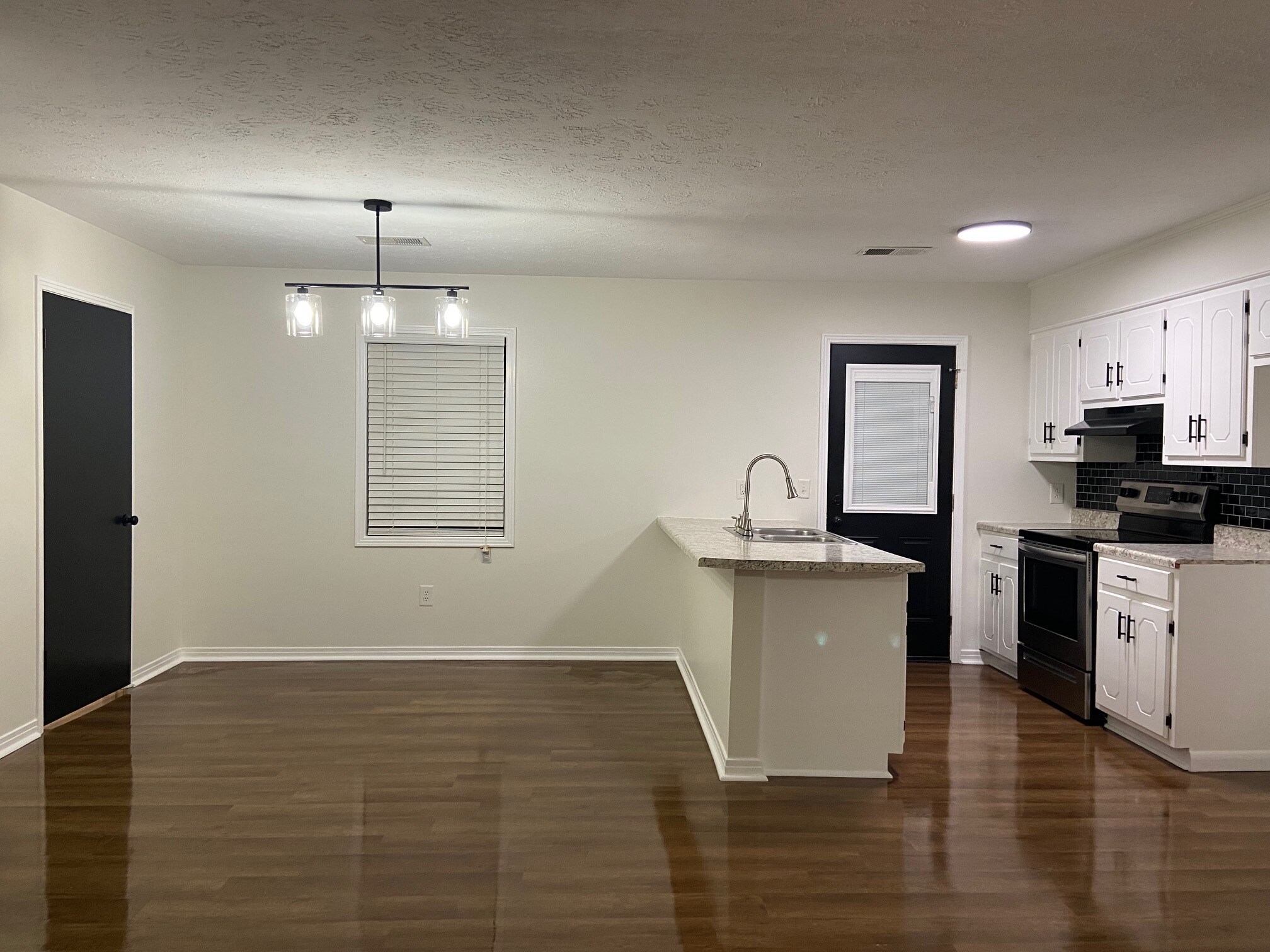 Dining & Kitchen Areas - 100 Belle Cir