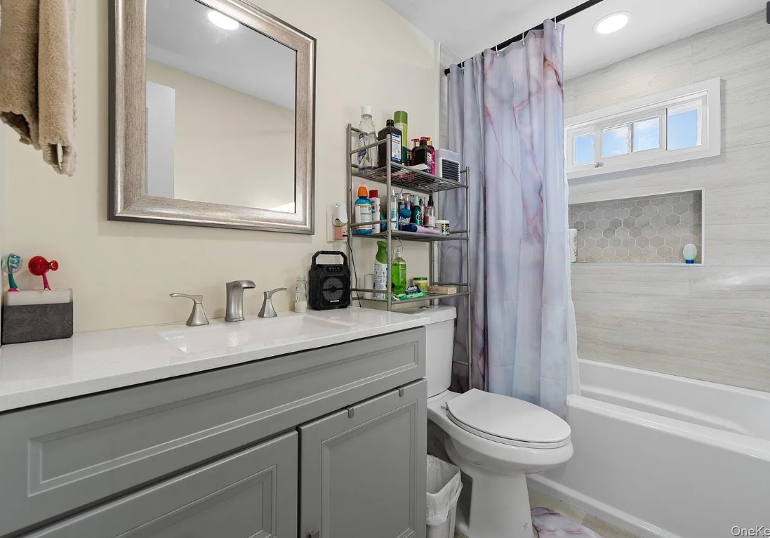 Building Photo - 33 14th Ave