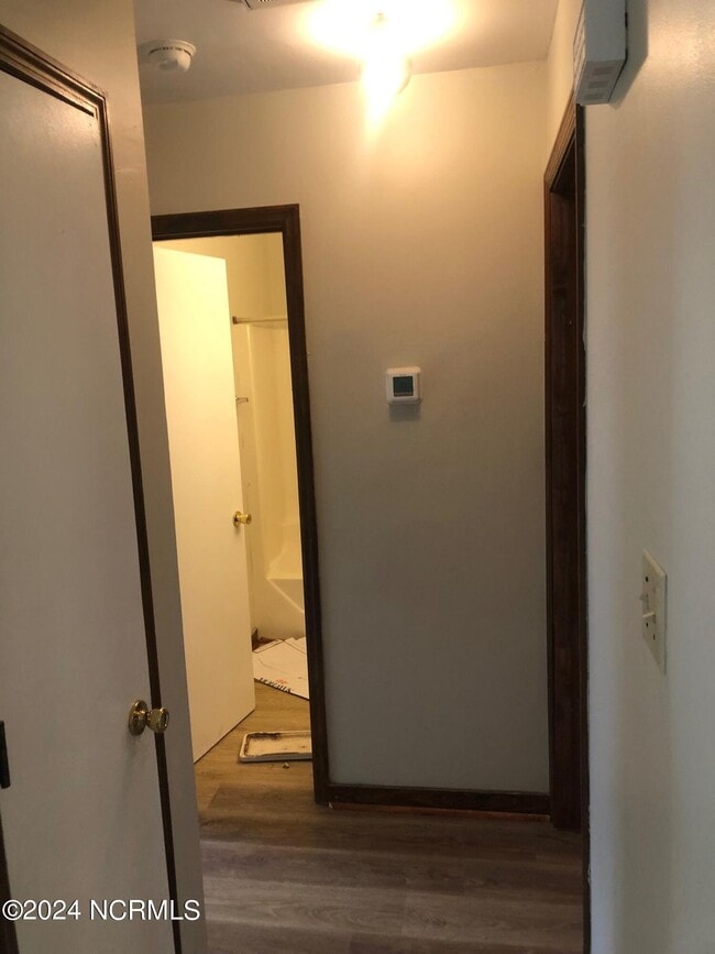 Building Photo - 202 Cedar Ridge Ln