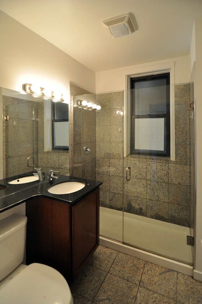 Building Photo - Video Tour- UK Village 2 Bedroom w/Central Heat & A/C. 2 Porches.