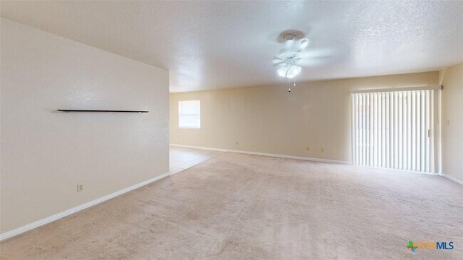 Building Photo - 4405 Hondo Dr