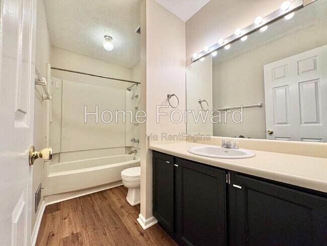 Building Photo - 3118 High Ridge Dr