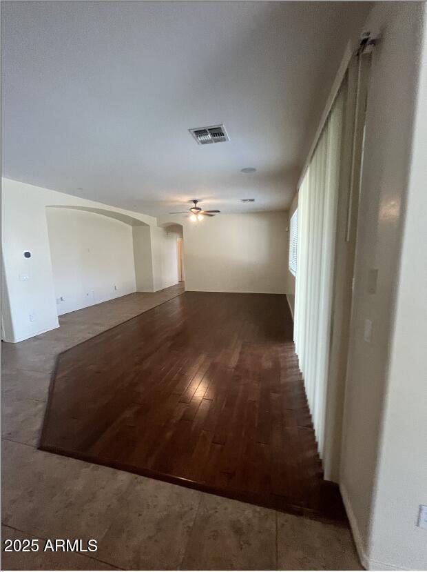 Building Photo - 576 E Julian Dr