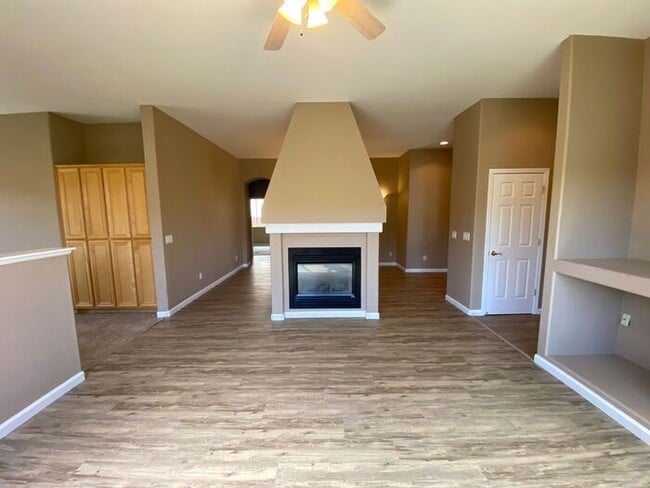 Building Photo - Beautiful 3 Bedroom + 1 FLEX ROOM Single Story House in South Meadows Reno
