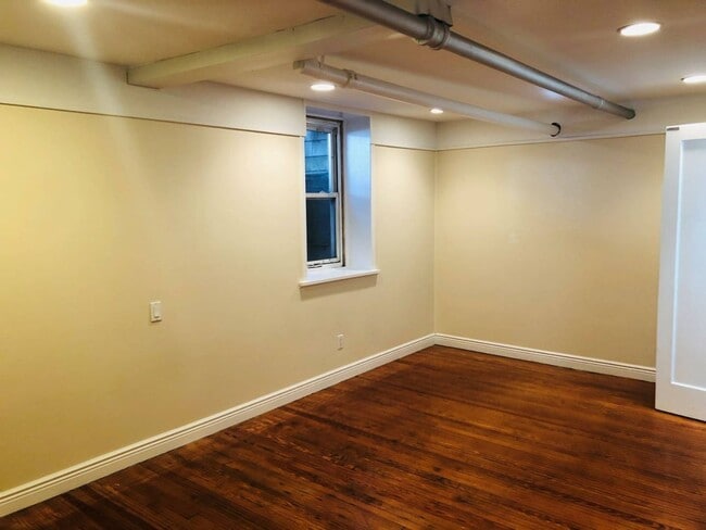 Building Photo - 0 Grove St