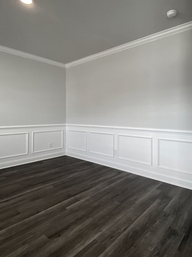 Building Photo - 6015 Forest Dell Ct