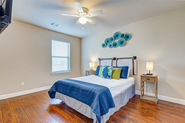 Building Photo - 3807 W Orem Dr