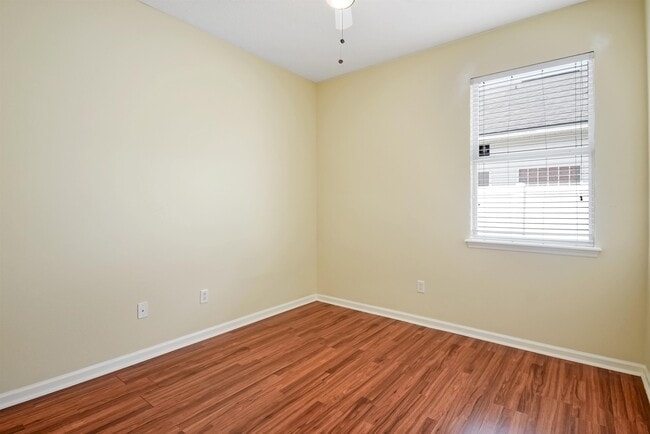 Building Photo - 421 S Hidden Tree Dr