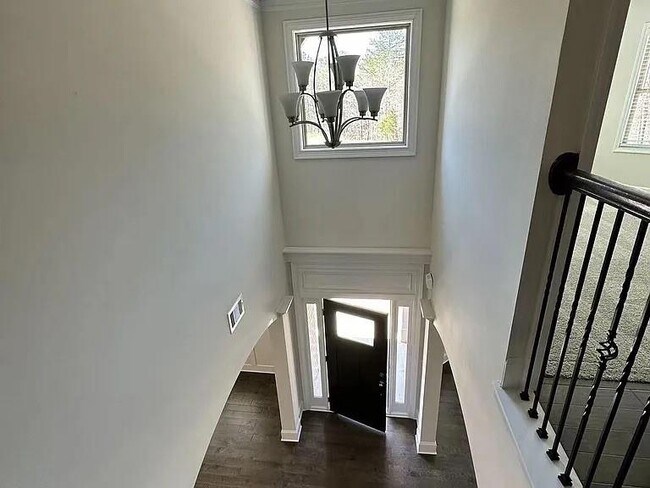 Building Photo - 1850 Silver Crst Wy