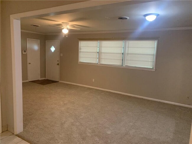 Building Photo - 3062 Pickell Dr