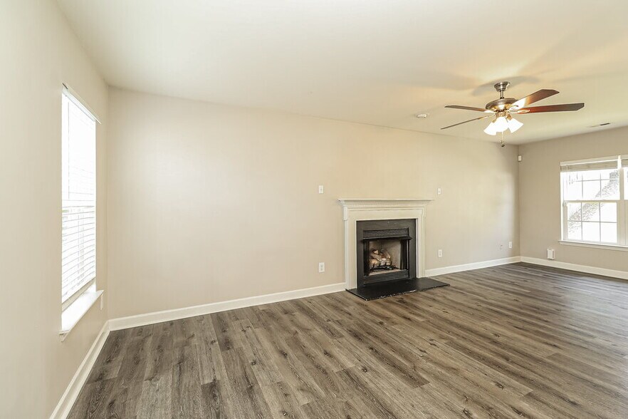 Building Photo - 248 Patrick Ave SW