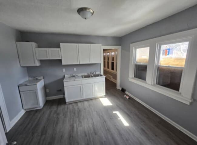 Building Photo - 2405 N 34th St