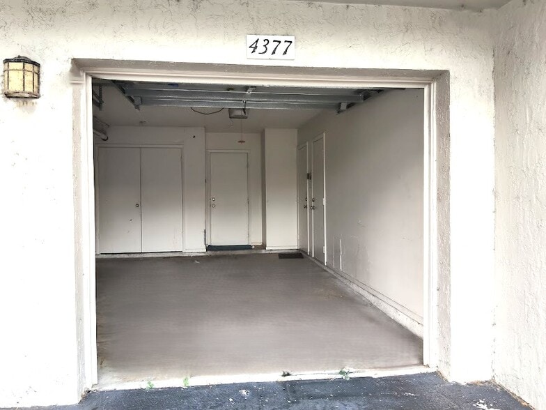 Garage - 4377 White Pine Ave