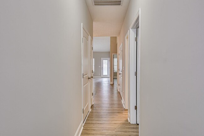 Building Photo - 2 Bed/ 2 Bath Townhome - 7 Minutes from Fort Gordon!