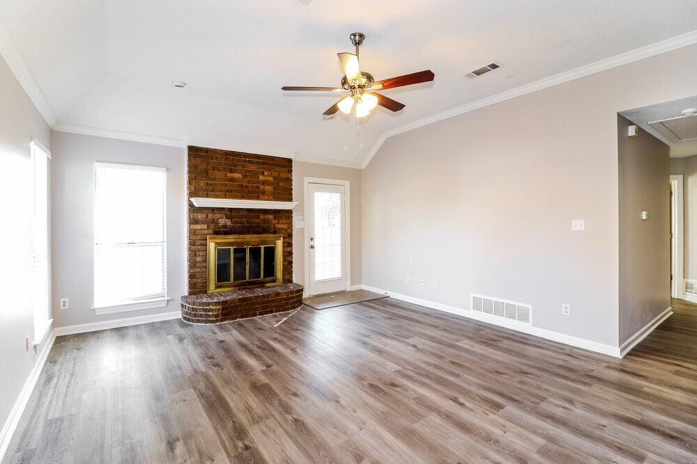 Building Photo - 7017 Juanita Cir S