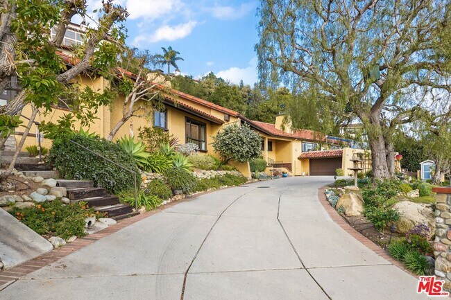 Building Photo - 4244 Avenida De La Encinal