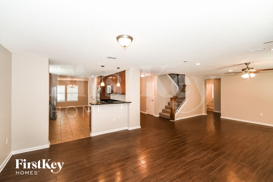 Building Photo - 342 Auburn Oaks Rd E