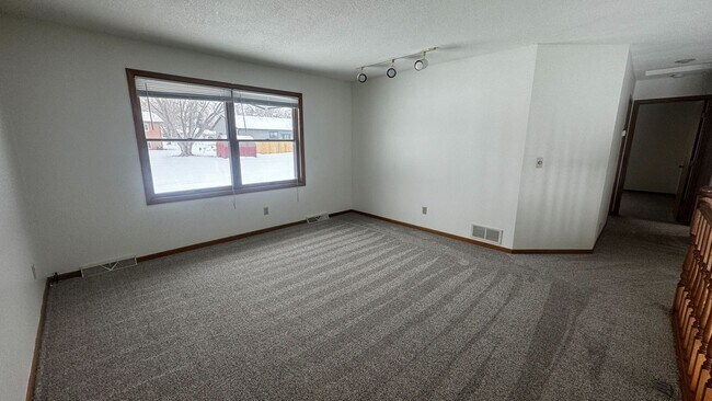 Building Photo - 901 Marty's Way